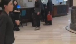 网友爆料日本插队事件视频,现场视频曝光引发热议