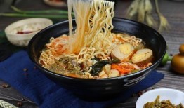 老坛酸菜面爆料新闻报道,揭秘食品安全背后的真相