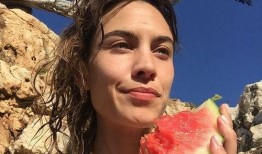 娱乐吃瓜酱照片,揭秘明星幕后生活，照片曝光惊人幕后真相